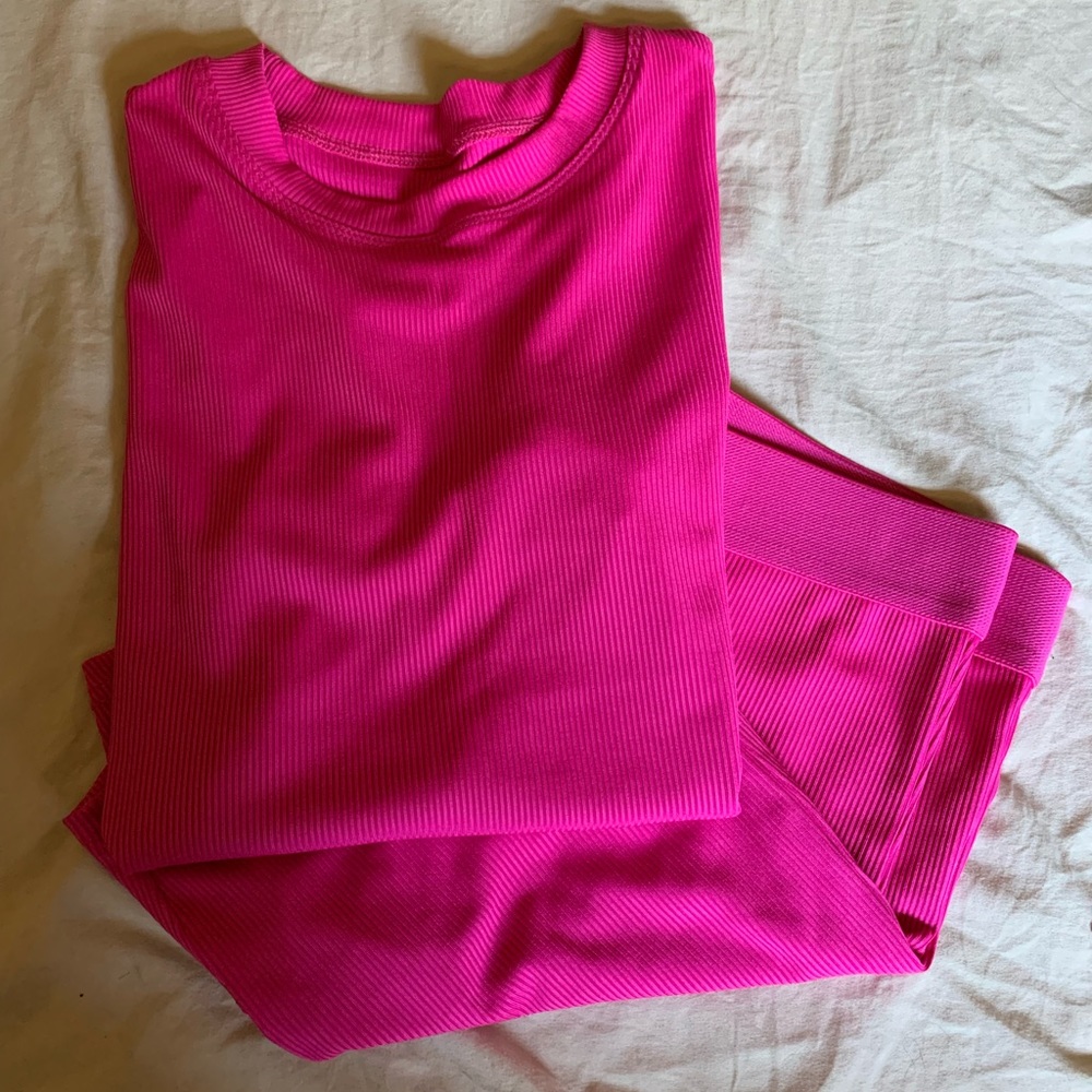 Ribbed Shorts Set - Picture 4 of 8